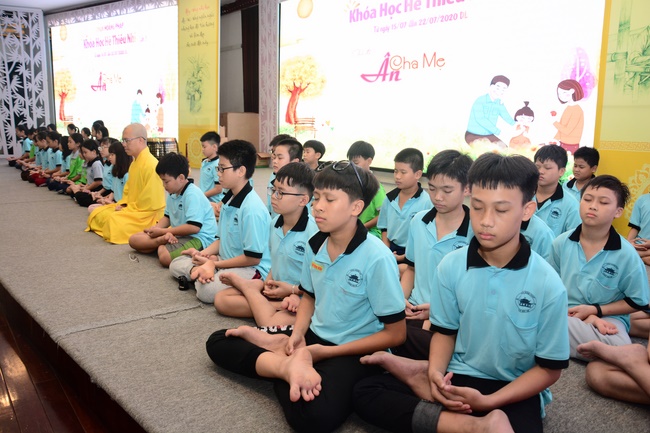 The 5th-day Children 's Summer Retreat