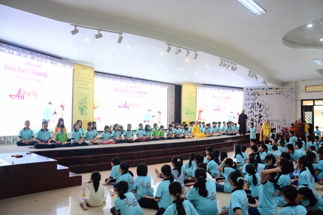 The 5th-day Children 's Summer Retreat