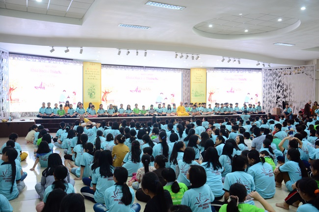 The 5th-day Children 's Summer Retreat