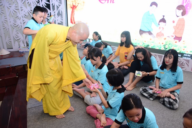 The 5th-day Children 's Summer Retreat