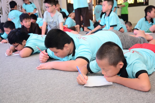 The 5th-day Children 's Summer Retreat