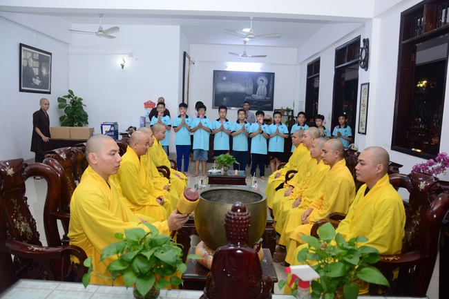 The Candle-Lighting Night Showing Gratitude in the Children Summer Retreat