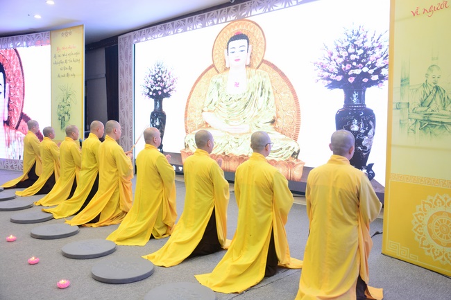 The Candle-Lighting Night Showing Gratitude in the Children Summer Retreat