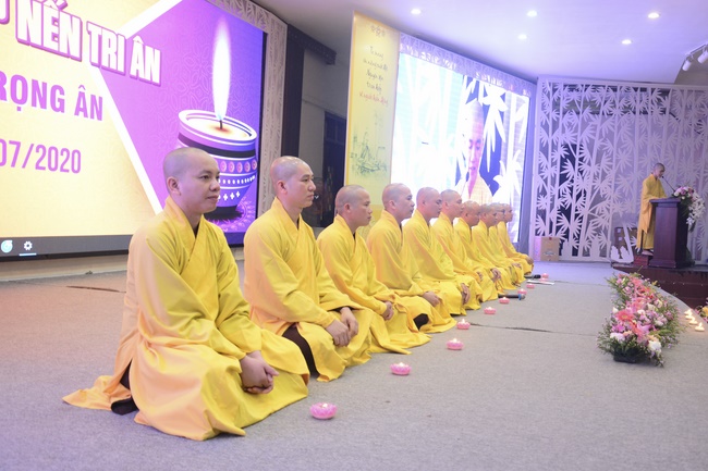 The Candle-Lighting Night Showing Gratitude in the Children Summer Retreat