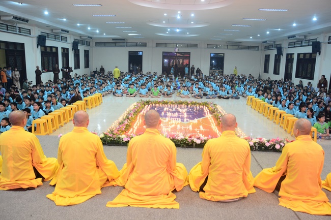 The Candle-Lighting Night Showing Gratitude in the Children Summer Retreat