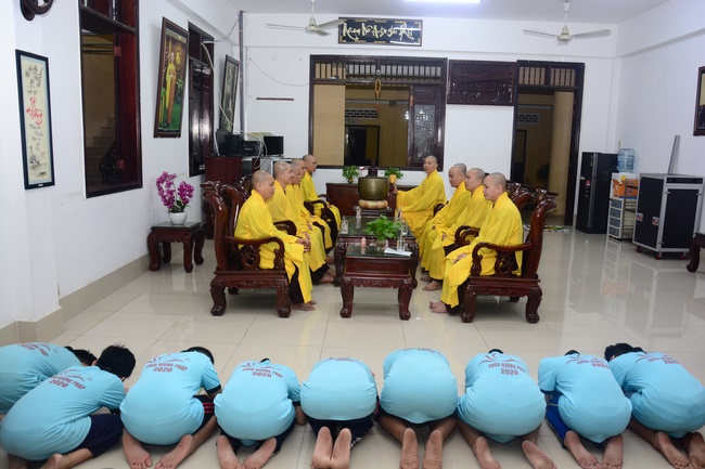 The Candle-Lighting Night Showing Gratitude in the Children Summer Retreat