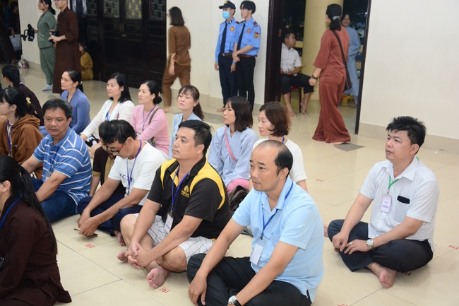 The Candle-Lighting Night Showing Gratitude in the Children Summer Retreat