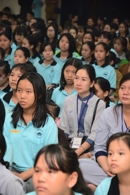 The Candle-Lighting Night Showing Gratitude in the Children Summer Retreat