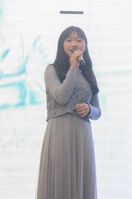 The Candle-Lighting Night Showing Gratitude in the Children Summer Retreat