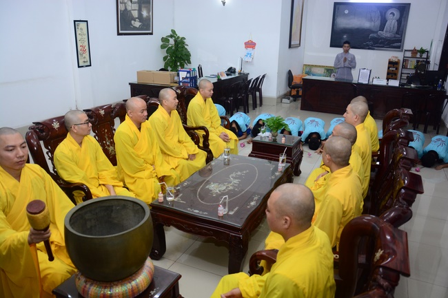 The Candle-Lighting Night Showing Gratitude in the Children Summer Retreat