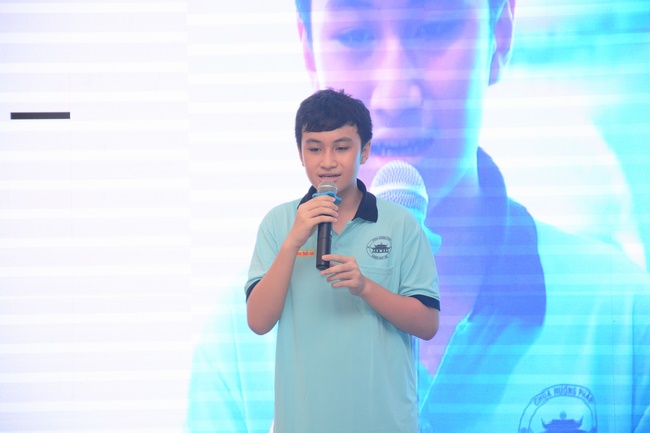 The Candle-Lighting Night Showing Gratitude in the Children Summer Retreat