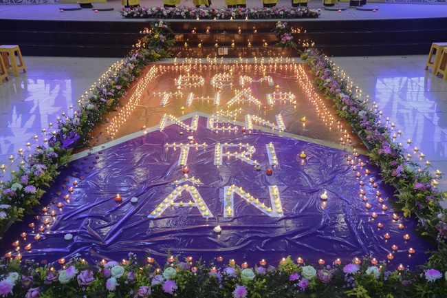 The Candle-Lighting Night Showing Gratitude in the Children Summer Retreat