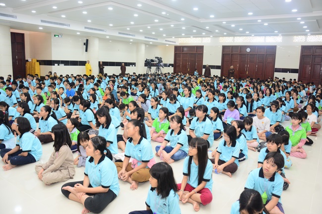 Ngày thứ sáu Khóa học hè thiếu nhi