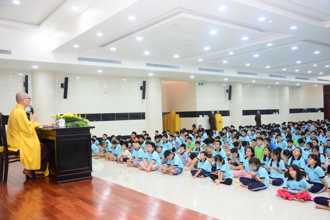 Ngày thứ sáu Khóa học hè thiếu nhi