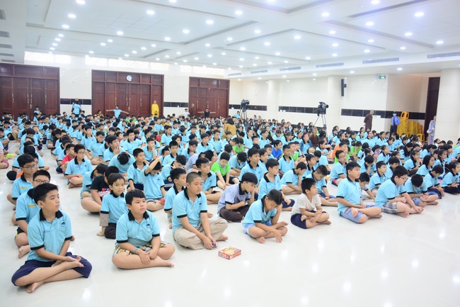 Ngày thứ sáu Khóa học hè thiếu nhi