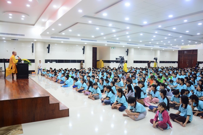 Ngày thứ sáu Khóa học hè thiếu nhi