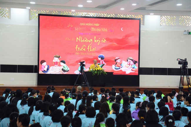 Ngày thứ sáu Khóa học hè thiếu nhi