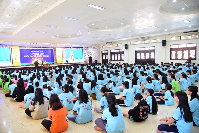 The Closing Ceremony of Children Summer Retreat in 2020