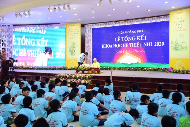 The Closing Ceremony of Children Summer Retreat in 2020