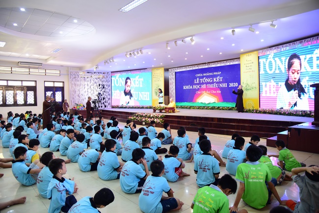 The Closing Ceremony of Children Summer Retreat in 2020
