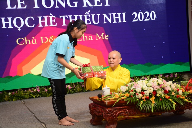 The Closing Ceremony of Children Summer Retreat in 2020