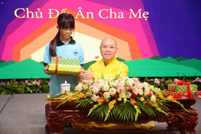 The Closing Ceremony of Children Summer Retreat in 2020