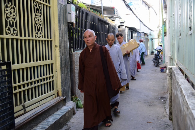 The rite praying for peace and rebirth in District 8, HCMC