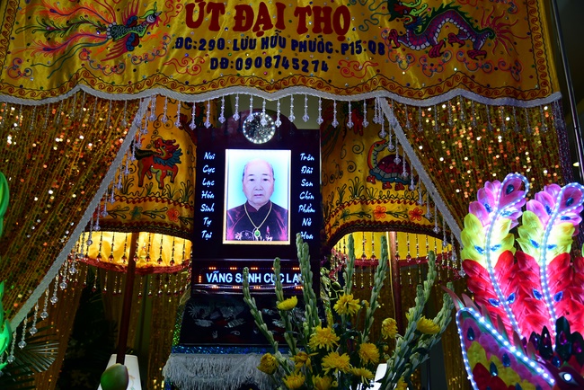 The rite praying for peace and rebirth in District 8, HCMC