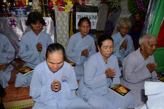 The rite praying for peace and rebirth in District 8, HCMC