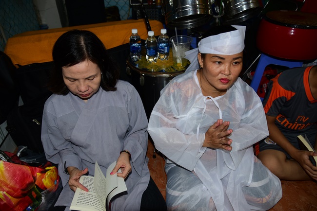 The rite praying for peace and rebirth in District 8, HCMC