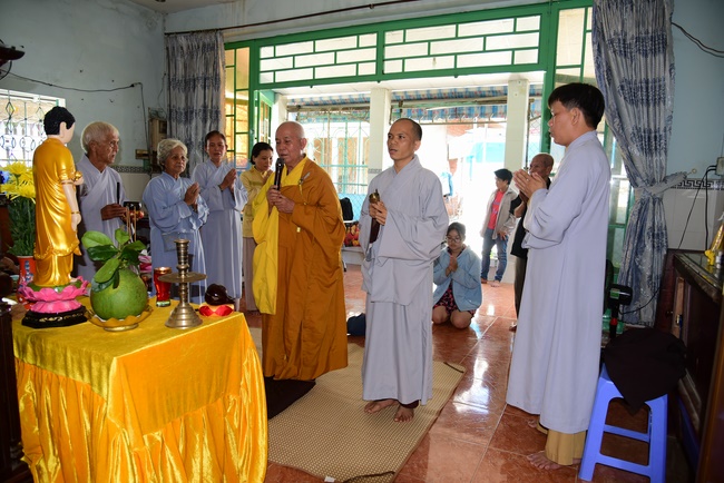 The rite praying for peace and rebirth in District 8, HCMC