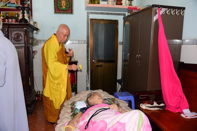 The rite praying for peace and rebirth in District 8, HCMC