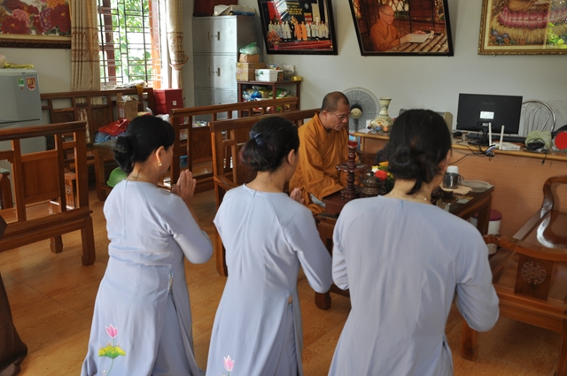 One–Day Retreat at Tieu Dao Pagoda