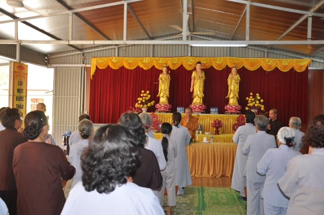 One–Day Retreat at Tieu Dao Pagoda