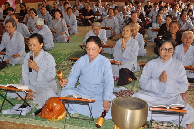 One–Day Retreat at Tieu Dao Pagoda