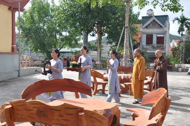 One–Day Retreat at Tieu Dao Pagoda