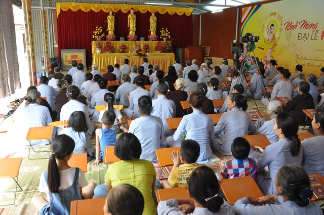 One–Day Retreat at Tieu Dao Pagoda