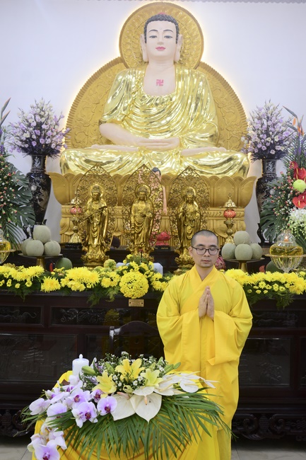 Học sinh trường THPT Nguyễn Văn Cừ cầu nguyện trước kỳ thi