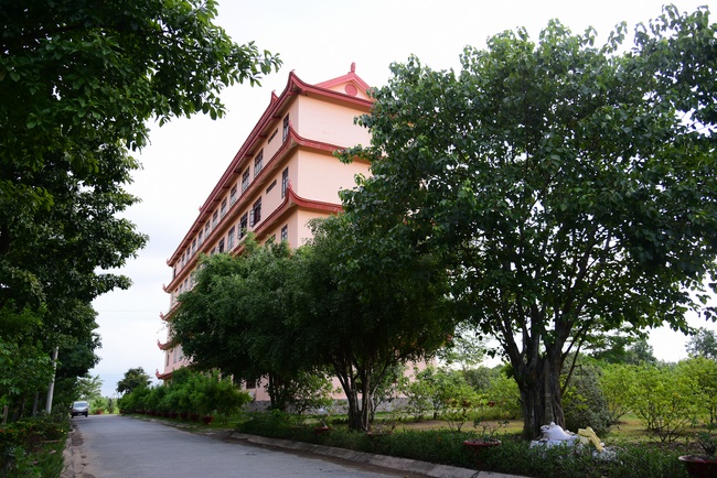 A tour to Vietnam Buddhist University
