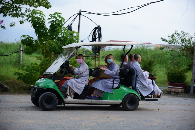 A tour to Vietnam Buddhist University