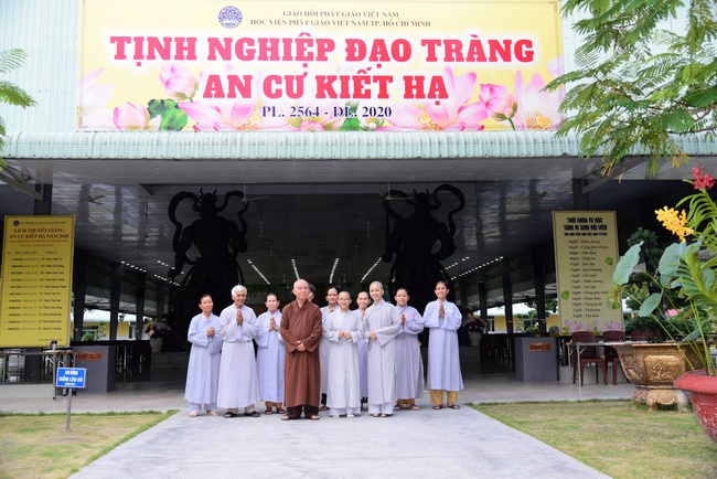 A tour to Vietnam Buddhist University
