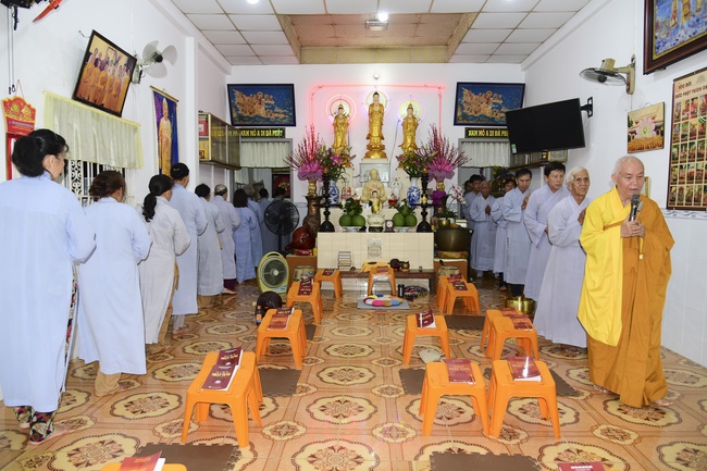 Repentant Ceremony at Minh Chat  ashram in Can Tho