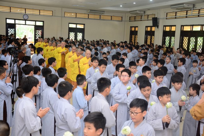 Starting the Temporary Ordination Retreat for Children