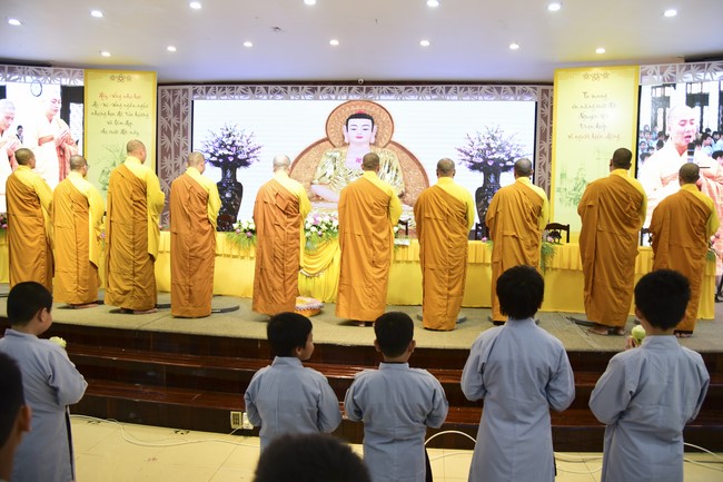 Starting the Temporary Ordination Retreat for Children