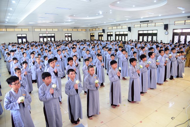 Starting the Temporary Ordination Retreat for Children