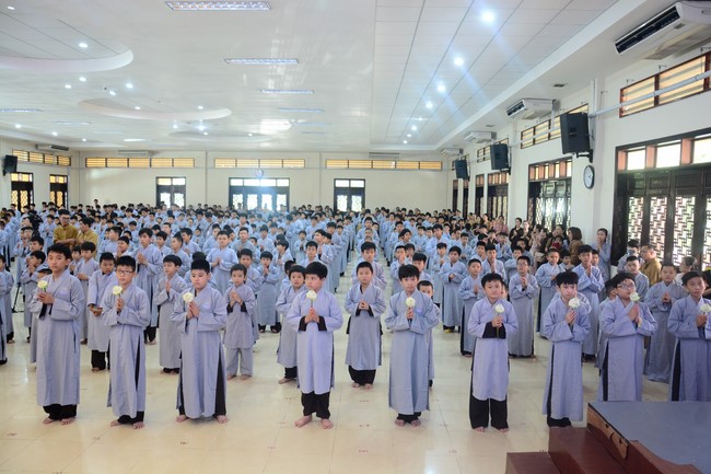 Starting the Temporary Ordination Retreat for Children