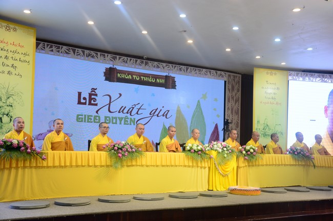 Starting the Temporary Ordination Retreat for Children