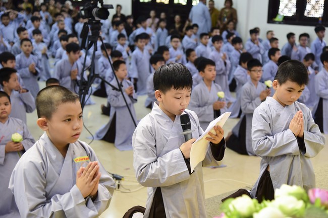 Starting the Temporary Ordination Retreat for Children