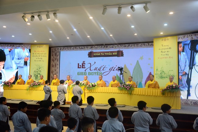 Starting the Temporary Ordination Retreat for Children