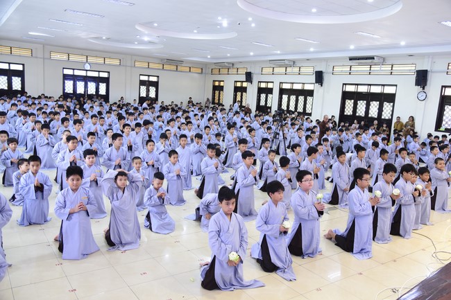 Starting the Temporary Ordination Retreat for Children